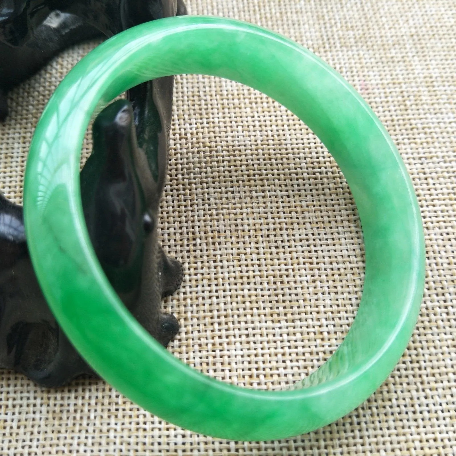 10% OFF- 57/58/59 mm Certified Natural Jadeite Emerald A*Jade HandCarved Bangle P110