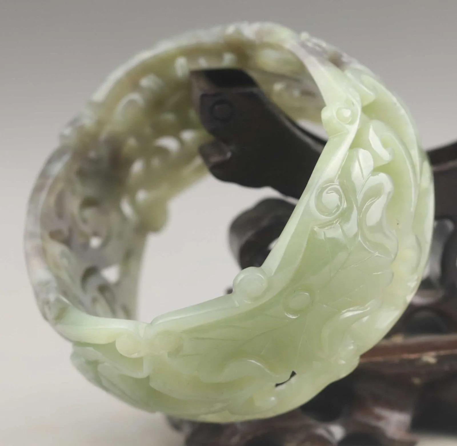 10% OFF- 60/61/62mm Certified Chinese Natural Light Green Hetian Emerald A*Jade HandCaved Flower Hollowed Out Bangle A1940