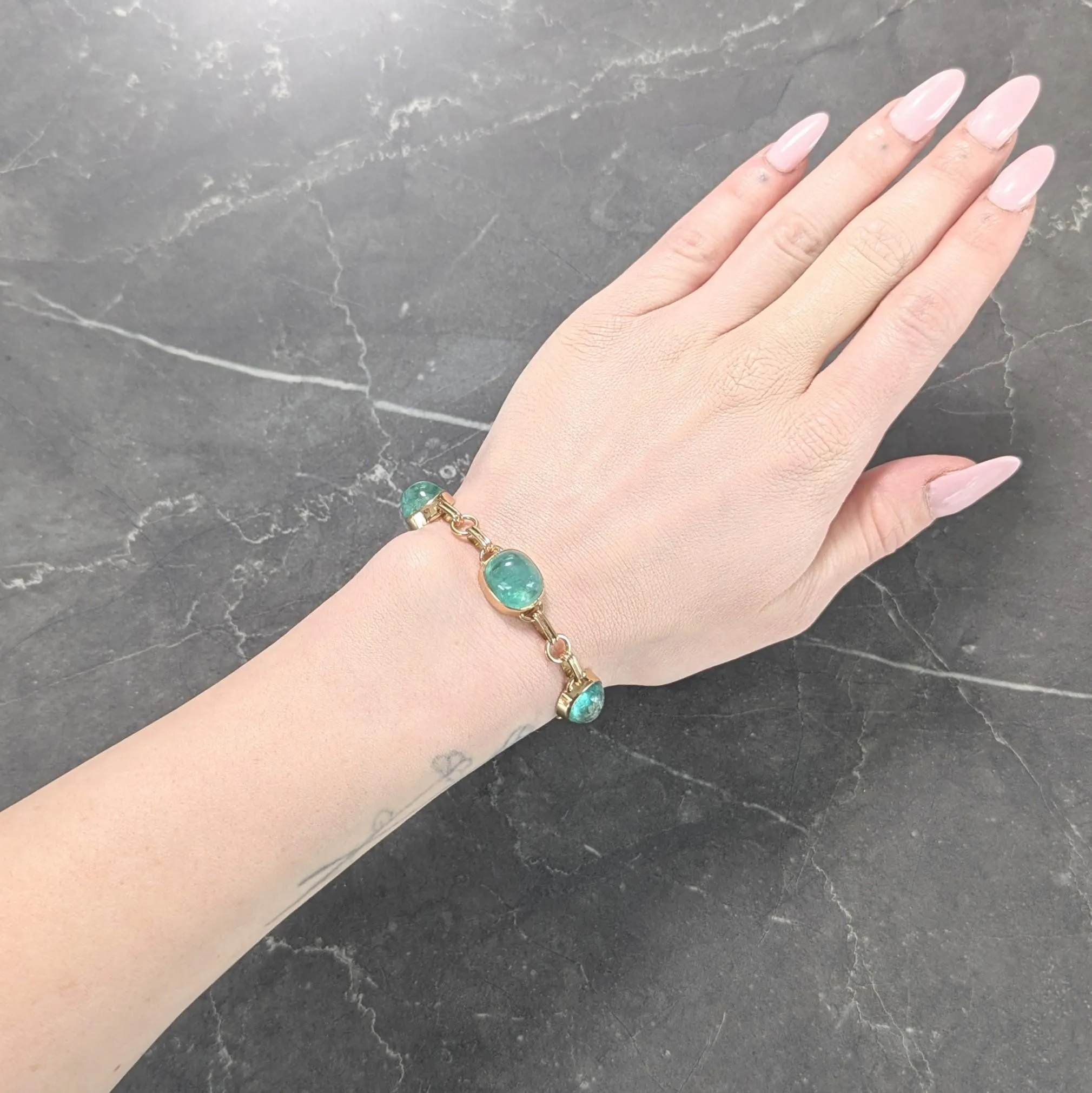 1940's Retro 21.46 CTW Emerald Cabochon 14 Karat Yellow Gold Fancy Link Vintage Bracelet
