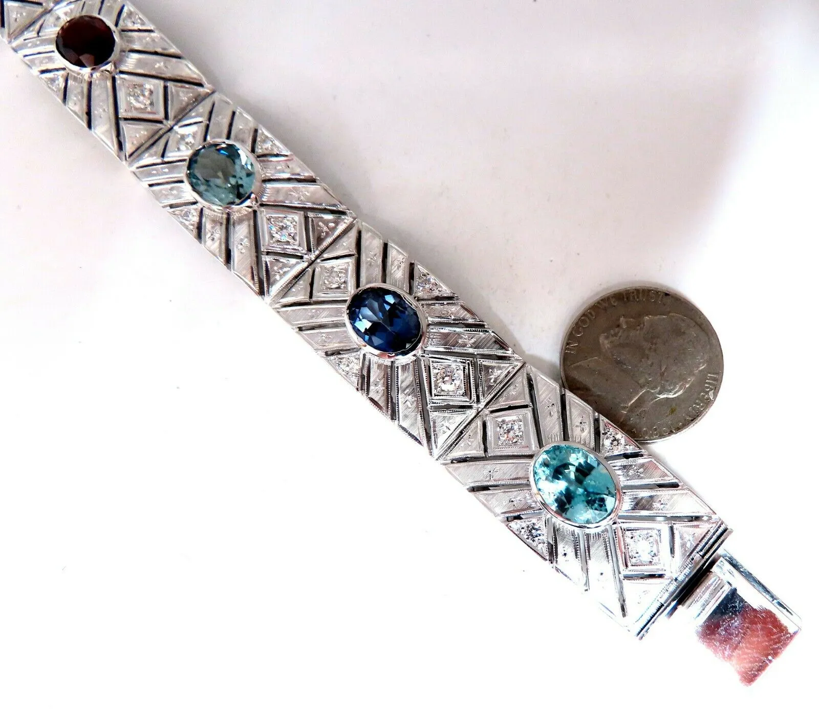 24.30ct Natural Gem Line Vintage Graver Etch Cuff Bracelet 18kt