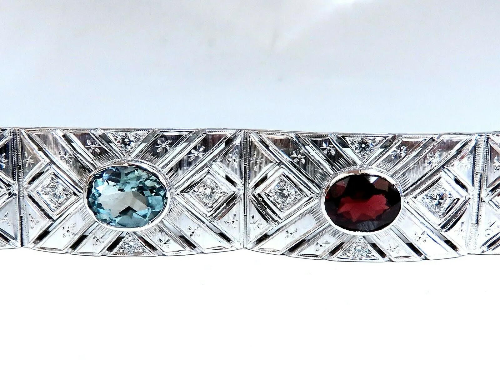 24.30ct Natural Gem Line Vintage Graver Etch Cuff Bracelet 18kt