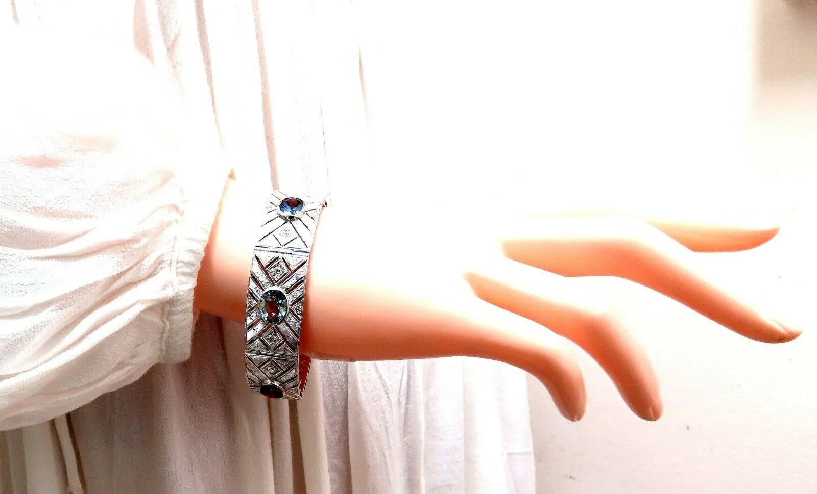 24.30ct Natural Gem Line Vintage Graver Etch Cuff Bracelet 18kt