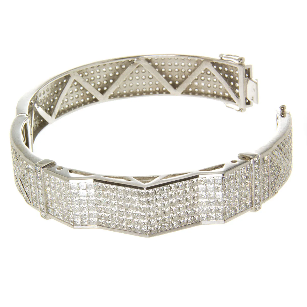 Bold 14.00 ct. Diamond Bangle Bracelet