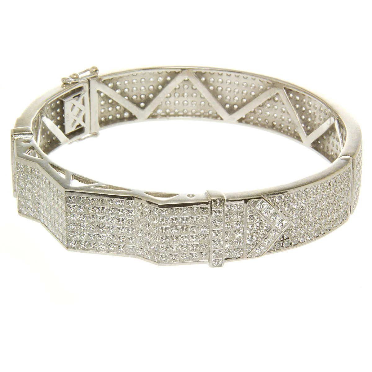 Bold 14.00 ct. Diamond Bangle Bracelet