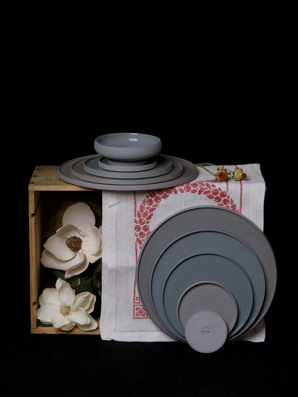 COLD MOUNTAIN PLATES (STEEL GREY)