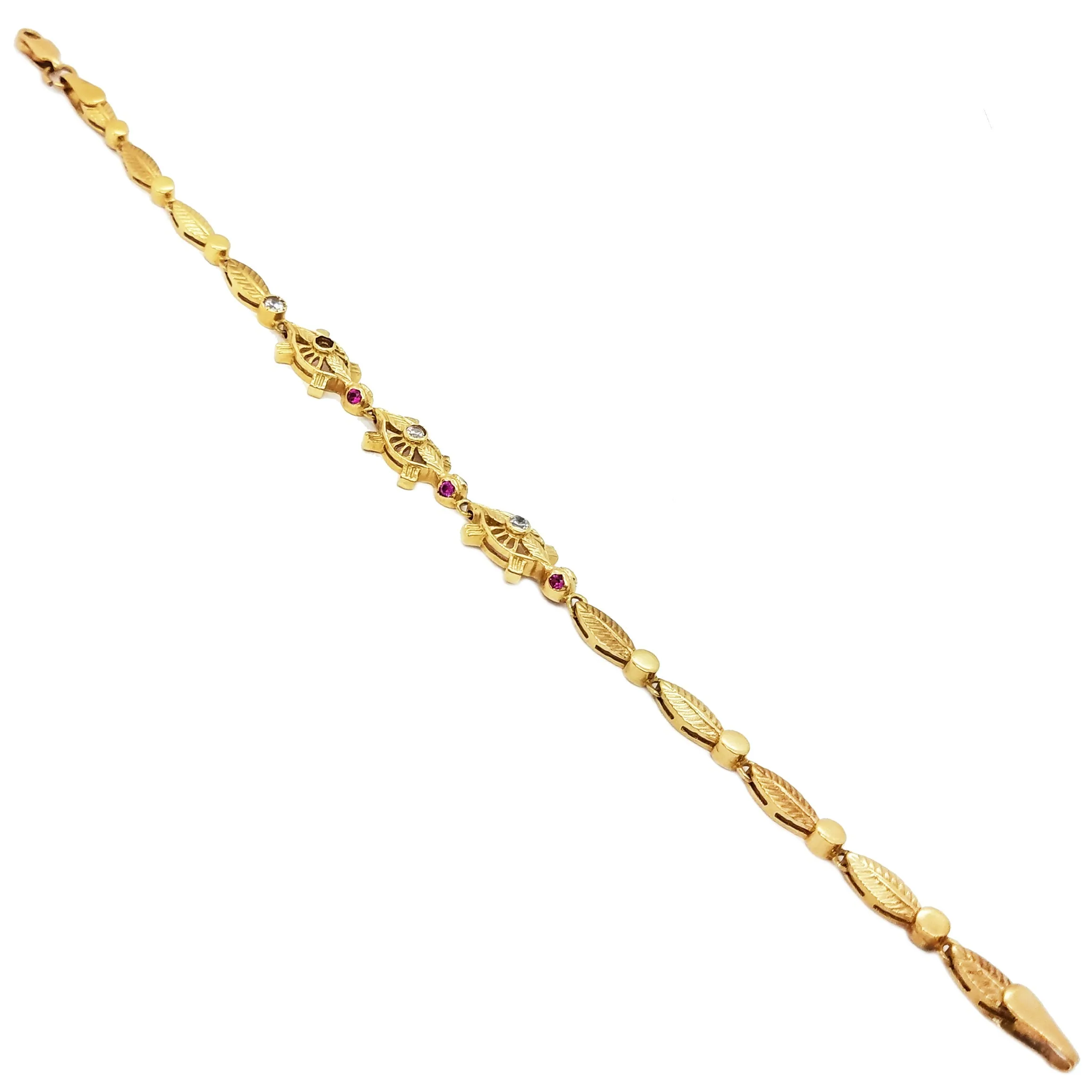 Cubic Zirconia (CZ) Turtle and Leaf Yellow Gold Bracelet (14K)