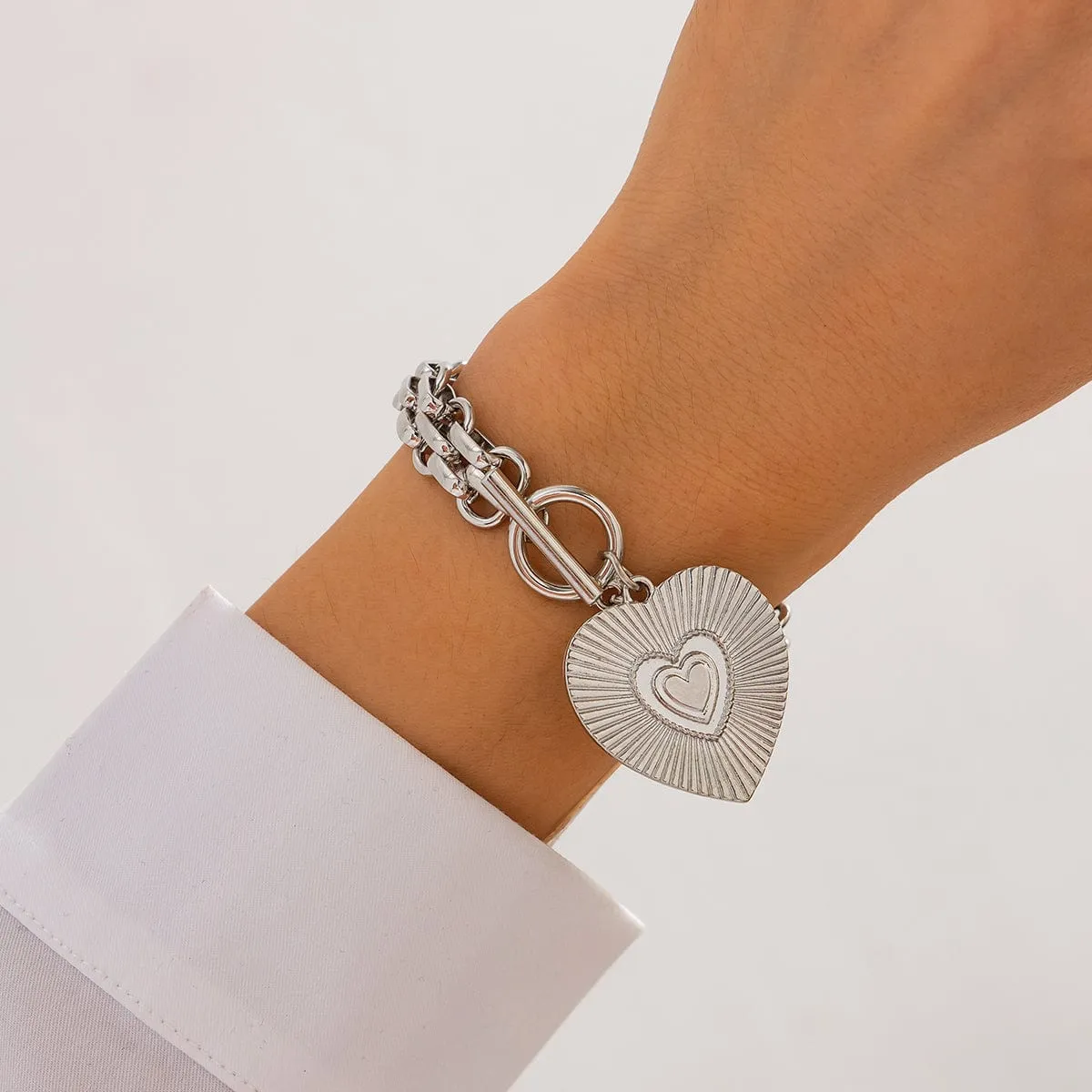 Elegant Gold Silver Tone Toggle Clasp Round Heart Pendant Bracelet