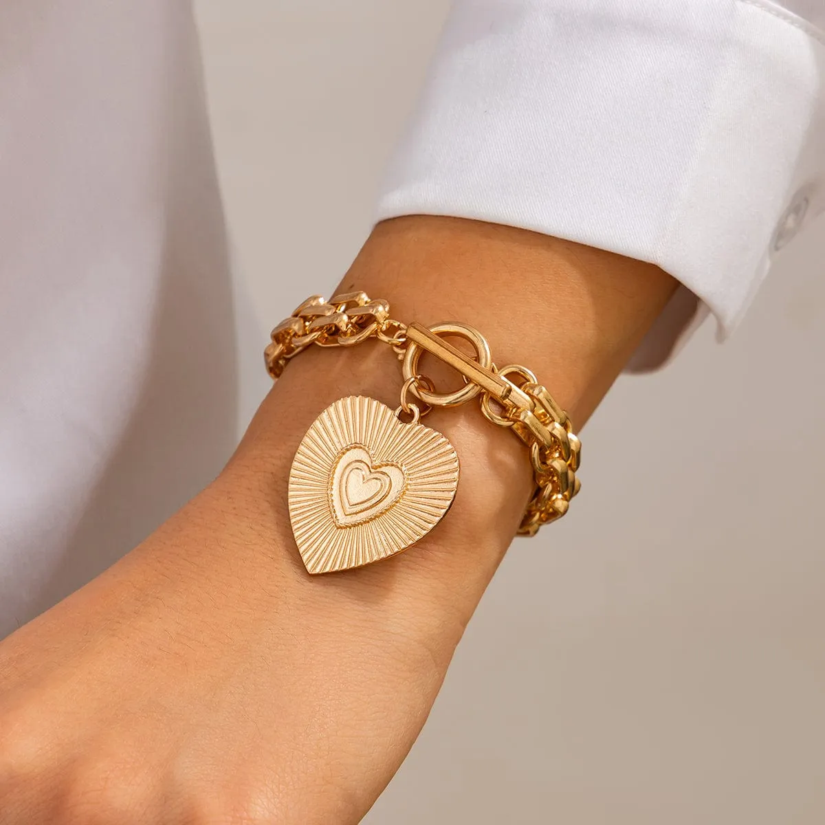 Elegant Gold Silver Tone Toggle Clasp Round Heart Pendant Bracelet