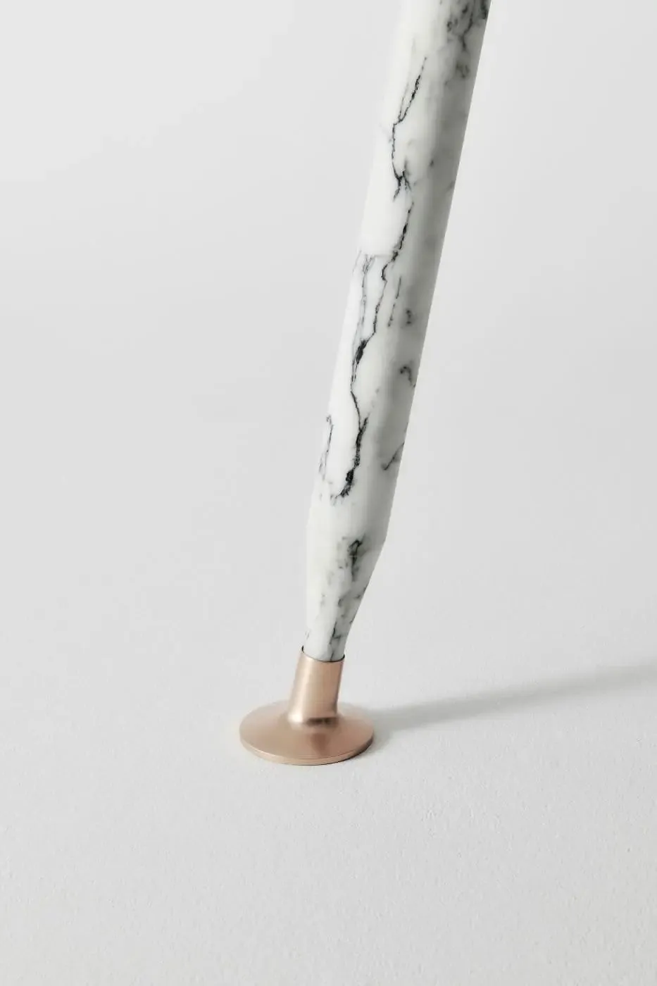 Lady Hio Dining Glass Table