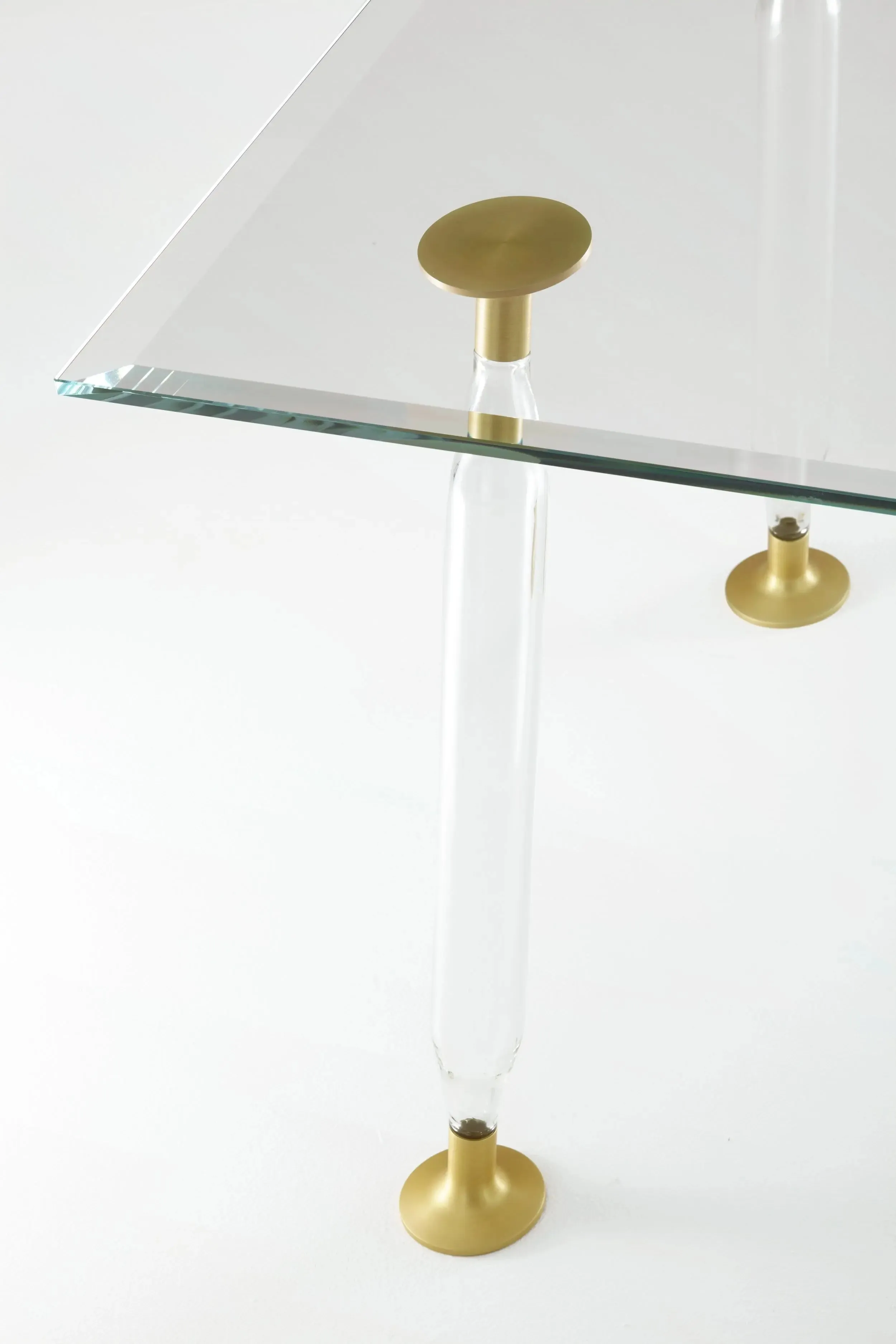 Lady Hio Dining Glass Table