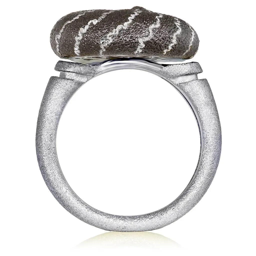 Silver Little Snail Ring with Diamonds